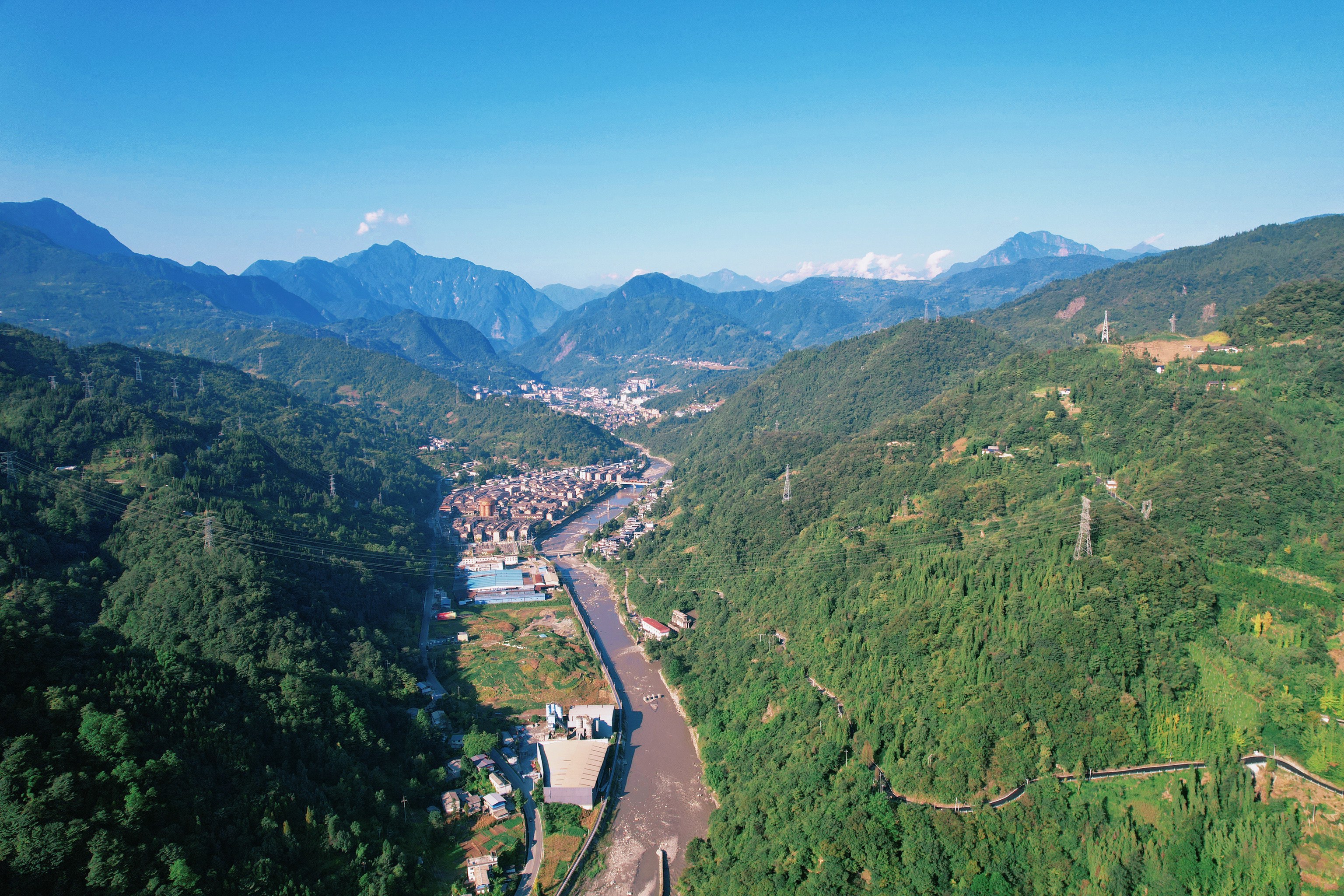 怡人山谷高清地图图片