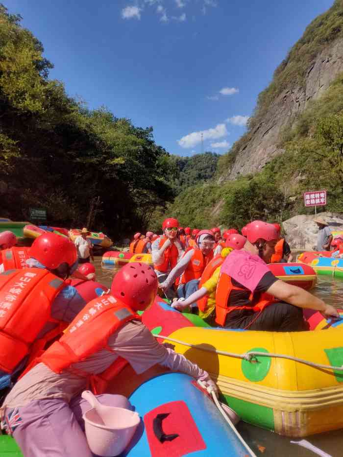 霍山大峡谷漂流-"如果夏天很热又不想在空调屋里吹干巴巴的空.
