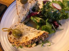 香草鸡肉牛油果三明治-COMMUNE幻师(五角场店)