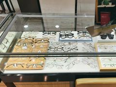 -光明眼镜·蔡司授权(徐泾店)