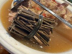 -头上红煨盐鸡·非遗院子餐厅