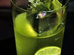 -Mx.cocktail bar