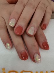 -进巍美甲美睫店