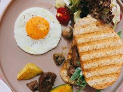 北鹿慢炖牛肉brunch-公园北鹿·铃兰餐厅(齐盛湖店)