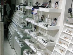 -诺柯视眼镜-蔡司依视路官方工厂店(淞南一店)