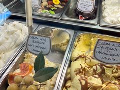 -Gelateria Dondoli