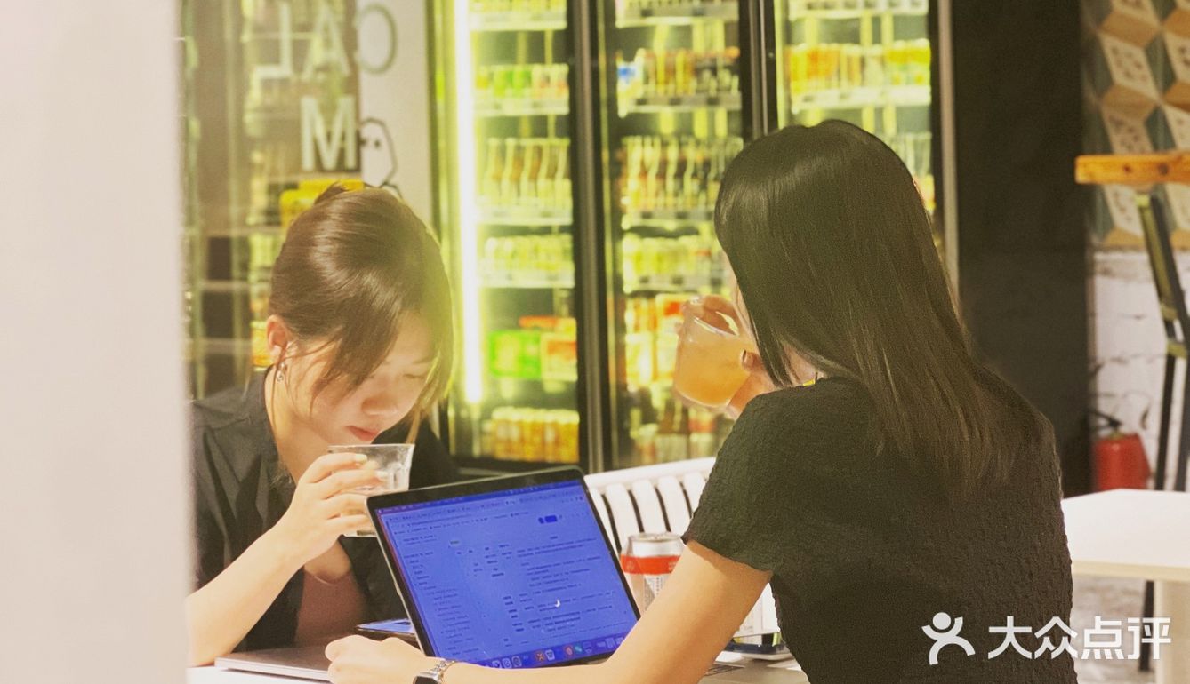 早c晚a选这里！天河北超有格调的咖啡厅，晚上是精酿bar