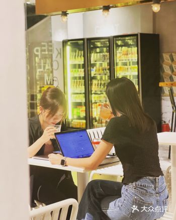 早c晚a选这里！天河北超有格调的咖啡厅，晚上是精酿bar