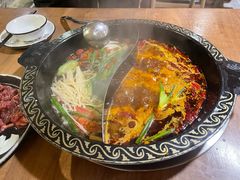 -小志家.鲜牦牛肉牛杂火锅野生菌汤锅