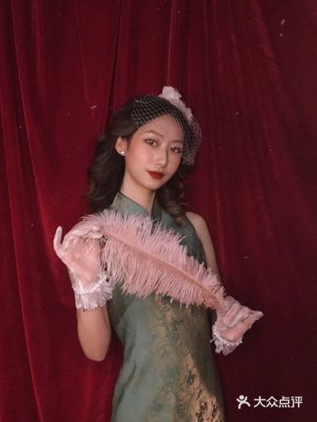 第一次尝试古着旗袍,不过手机拍拍也好看