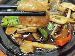 双菇面筋煲-胡子饮食店