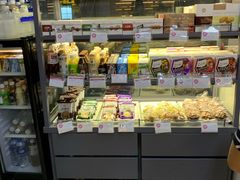面包甜点陈列柜-凯司令西点房(虹桥路站店)