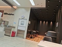 -全家便利店(江湾镇站店)