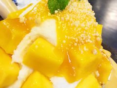 -莓园冰淇淋店