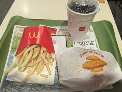 -麦当劳(国家体育场南路店)