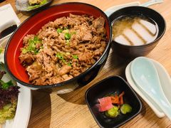 牛肉盖饭-隐泉之语日式料理(王府中环店)