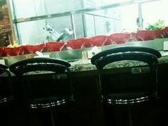 -尚捞港式回转小火锅(人人乐购物广场店)