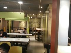 -麦当劳(新华路步步高店)