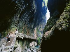 -龙水峡地缝景区