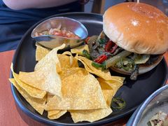 清香罗勒墨椒牛杂汉堡-魏斯理汉堡(西安沣东吾悦店)