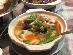 什锦砂锅豆腐-君来湖滨饭店·渔餐厅