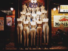 -席娜卡琳火车铁道夜市