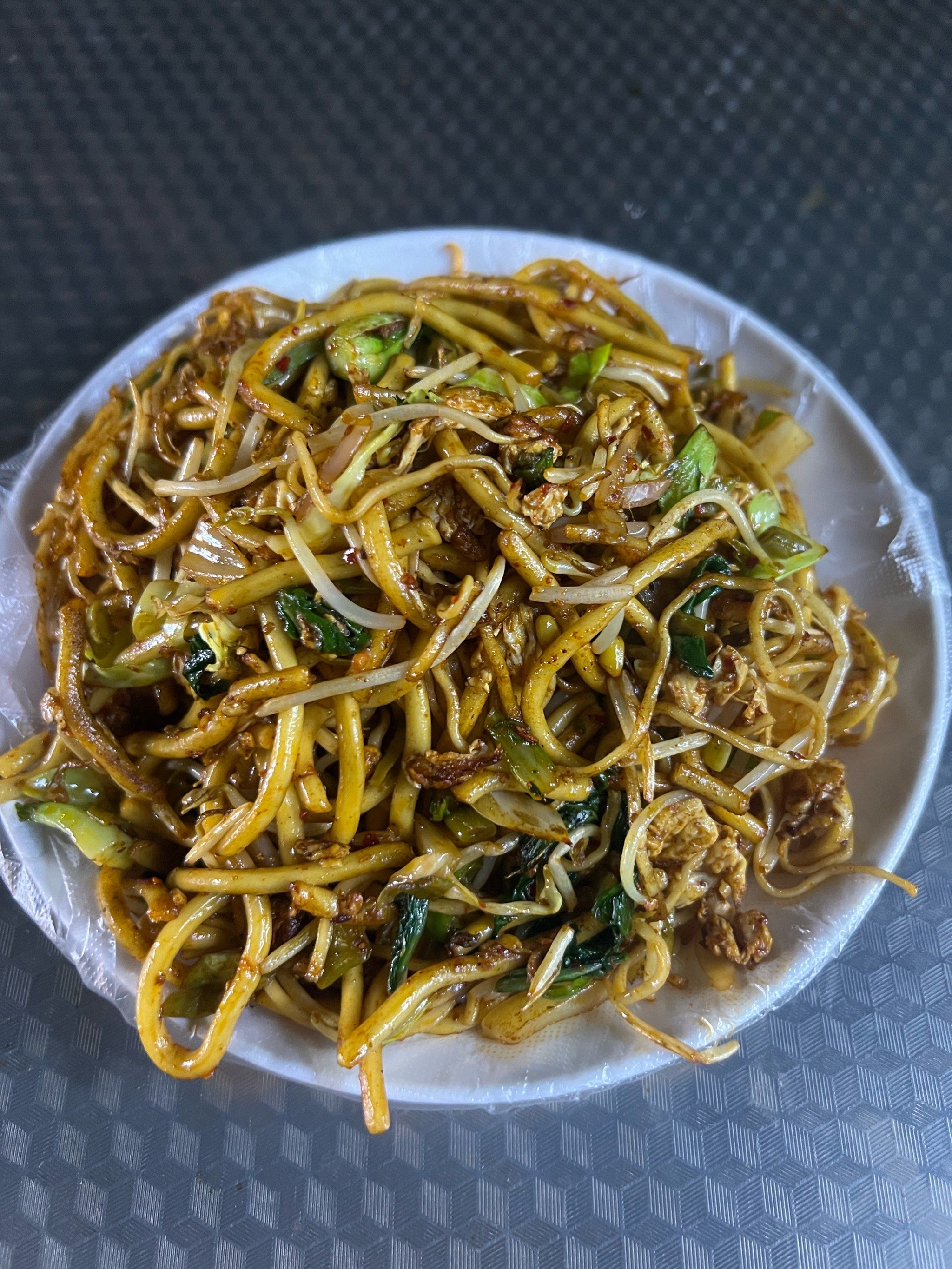 炒饼炒面炒拉条炒麻食炒河粉炒米饭,来吃啥里头坐来.