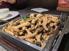橄榄油煎炒三种菇-小厨娘淮扬菜(河西奥美大厦店)