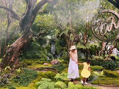 -Chom Cafe and Restaurant