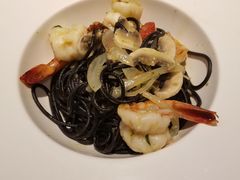 香草酱鲜虾墨鱼汁阔面-La-Serene Café