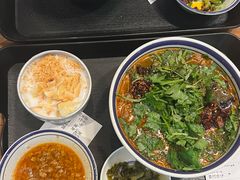 -云阿蛮云南生烫牛肉米线(奉贤路店)