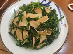 -琥珀老六龙虾(四里河店)