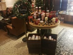 零售区-星巴克臻选(广州沙面店)