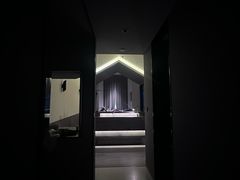 -上海虹桥中心爱琴海亚朵S酒店