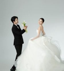 -雪中彩影婚纱摄影·微光艺术中心