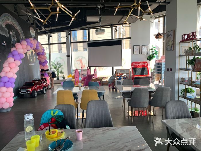 荣耀.西式融合餐厅(留云湖店)大堂图片