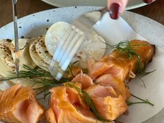 三文鱼配薄片-BOR Eatery(安福路店)