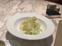 凉拌西芹-新荣记(新源南路店)