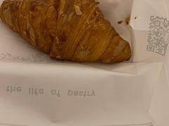 爆浆牛角包-六贤记(杭州龙湖滨江天街店)