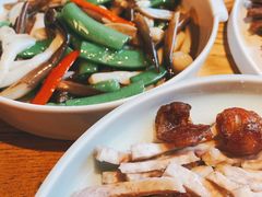 鸡枞菌炒秋葵-四方桌·福建客家土菜(德化梅园店)