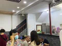 等位区-清真石家包子(大皮院总店)
