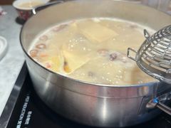 -尚尚仙·酸汤猪手·猪肚鸡火锅(华联万柳购物中心店)