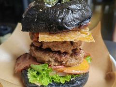 美式经典牛肉汉堡-shark burger·鲨鱼汉堡(交子大道店)