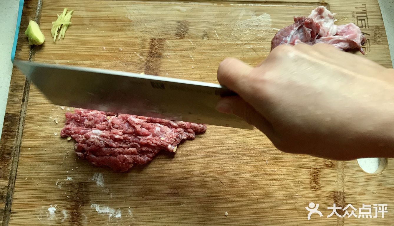 妈咪女神的香菇肉饼汤[爱心][调皮]