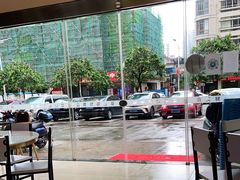 -覃记海鲜美食餐厅