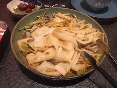 羊毛工镇凉皮-丝路金桃·新疆菜(徐汇店)