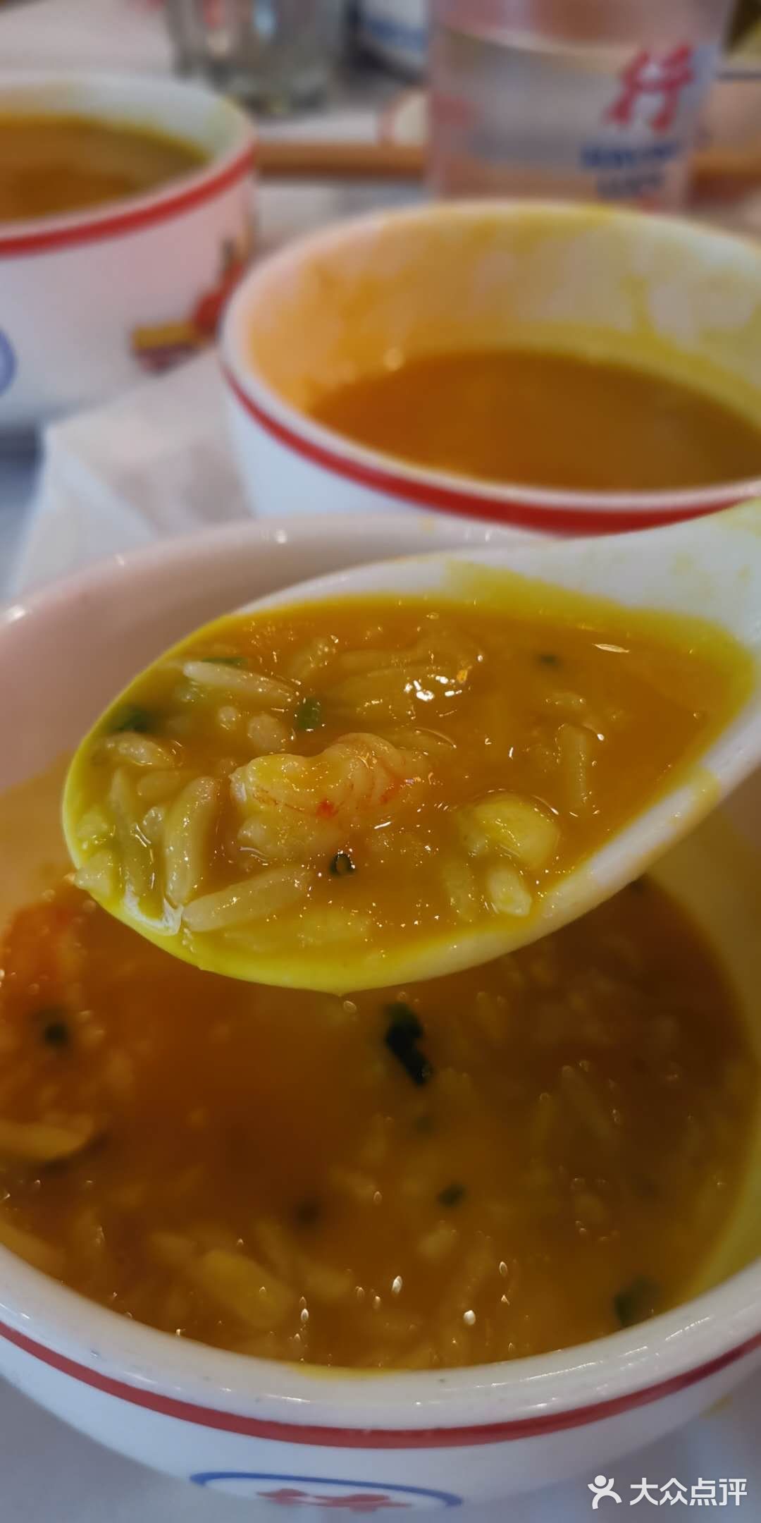 里面应该不止一只小龙虾哟。鸡肉滑嫩，不是那种干梭梭