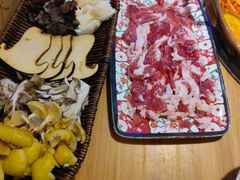 -洱火云南酸菜牛肉火锅(石景山当代商城店)