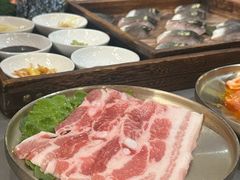 -围炉肉舍•炭烤活鳗•丹东海鲜烤肉(步行街店)