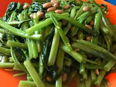 -Thiw Soen Seafood Restaurant